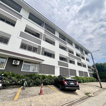 Ruan Plaisoi Apartment Μπανγκόκ Εξωτερικό φωτογραφία